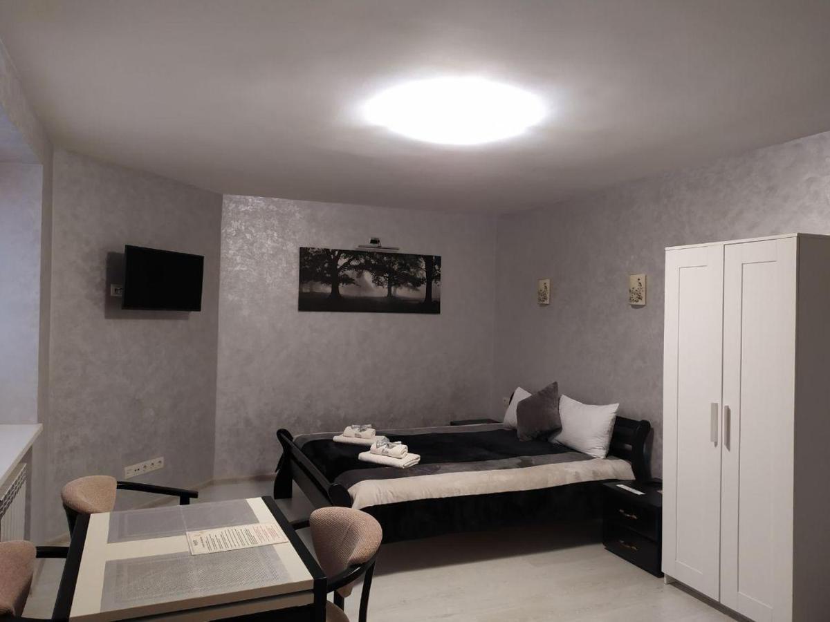 Апартаменты Rynok 25 Modern Lviv Center Экстерьер фото