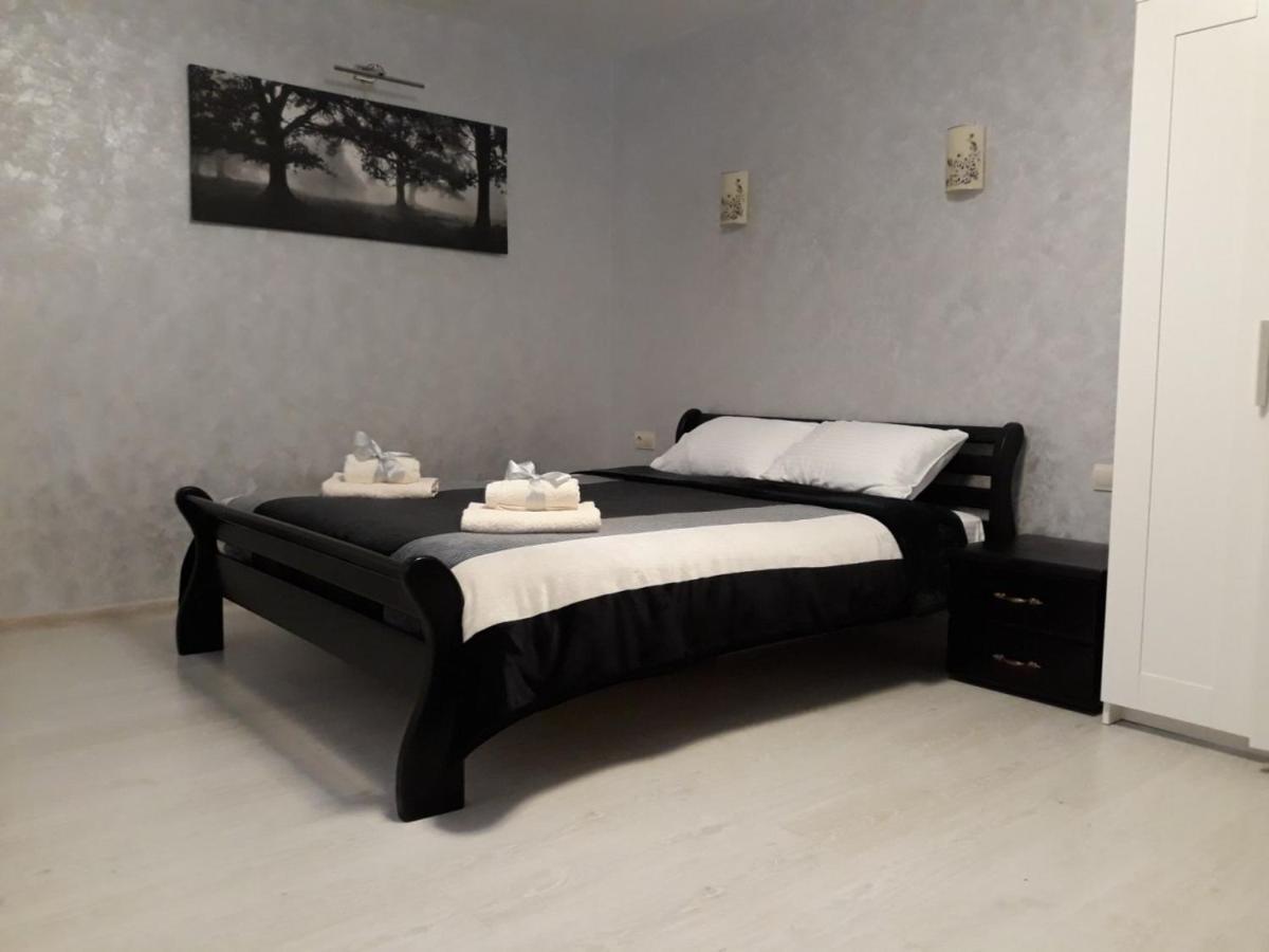 Апартаменты Rynok 25 Modern Lviv Center Экстерьер фото